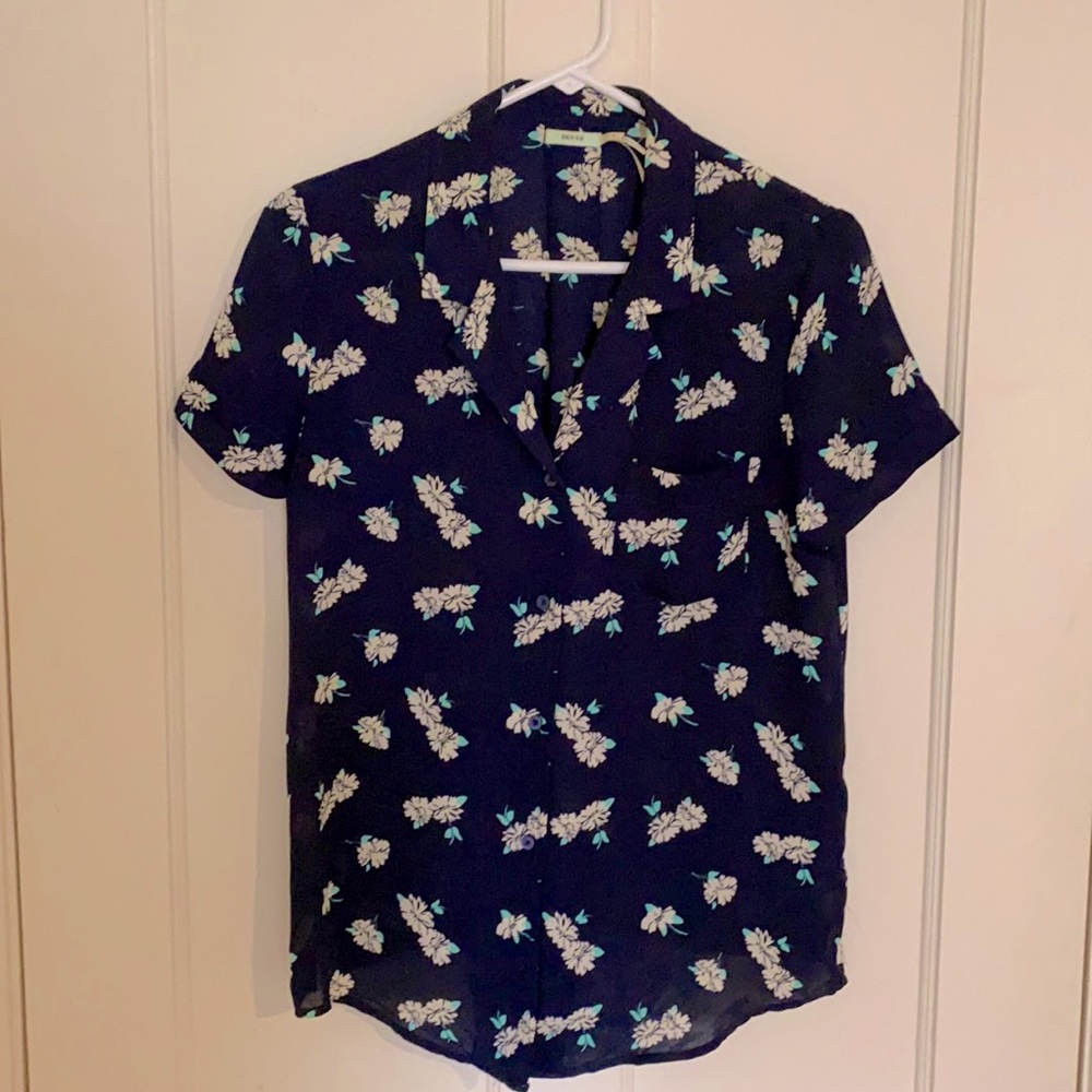 Button-up Blue Floral top. Vintage style
